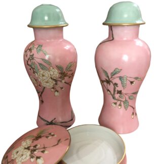 Set supporto lampada, porta oggetti.  Rosa con fiori giapponesi.